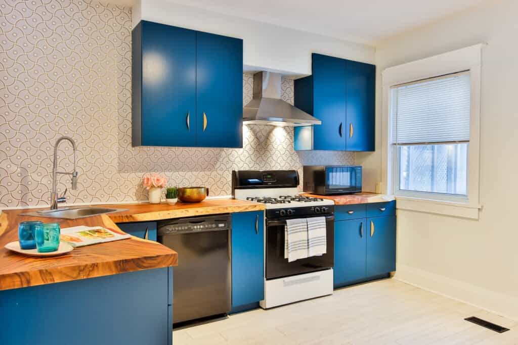 รีโนเวทห้องครัวบ้านเก่าให้เป็นห้องครัวที่ถูกใจ l งานรีโนเวทบ้าน l ให้บริการรับออกแบบงานระบบบ้านหรือร้านค้าตามความต้องการ
